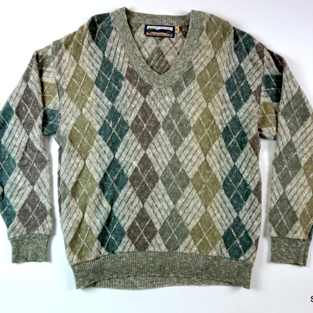 VTG Shenandoah Multicolor Diamond Design Sweater